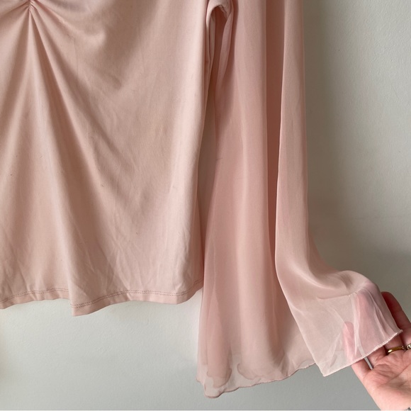Vintage 90s / Y2K baby pink blouse with sheer flared sleeves - Picture 3 of 5